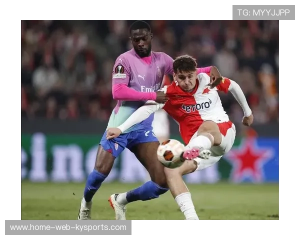 莱奥连续过人造角球，AC米兰压住半场，足球莱奥