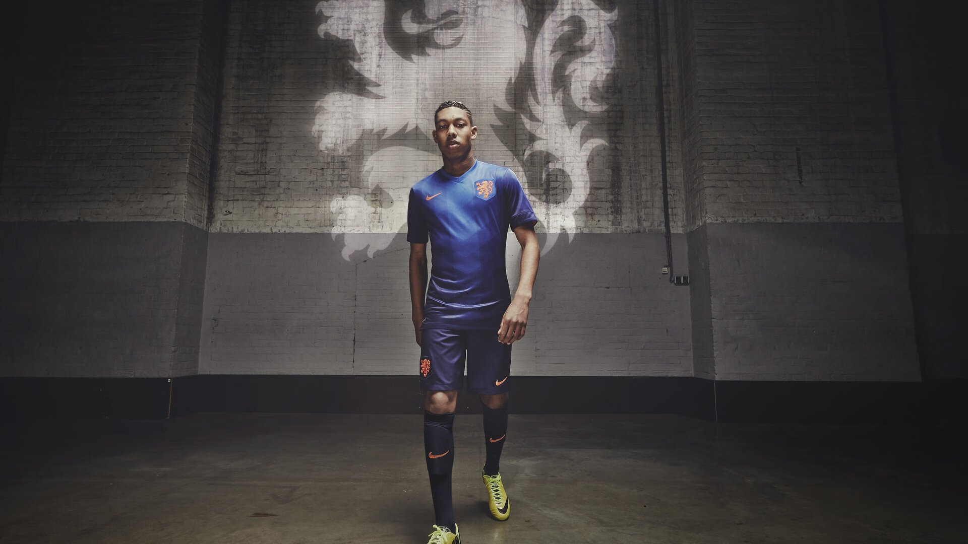 官方_迈尼昂当选全场最佳，门将迈尼昂怎么样